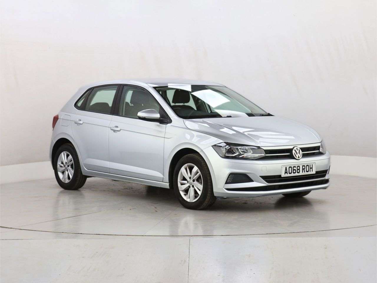 A 2018 VOLKSWAGEN POLO 1.0 EVO SE Hatchback 5dr Petrol Manual Euro 6 (s/s) (65 ps) A 2018 VOLKSWAGEN POLO 1.0 EVO SE Hatchback 5dr Petrol Manual Euro 6 (s/s) (65 ps)