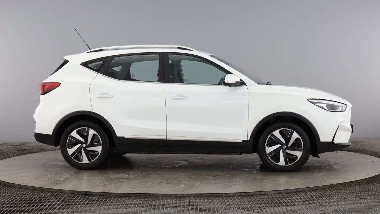 A 2022 MG MG ZS 72.6kWh Trophy Long Range SUV 5dr Electric Auto (156 ps) A 2022 MG MG ZS 72.6kWh Trophy Long Range SUV 5dr Electric Auto (156 ps)