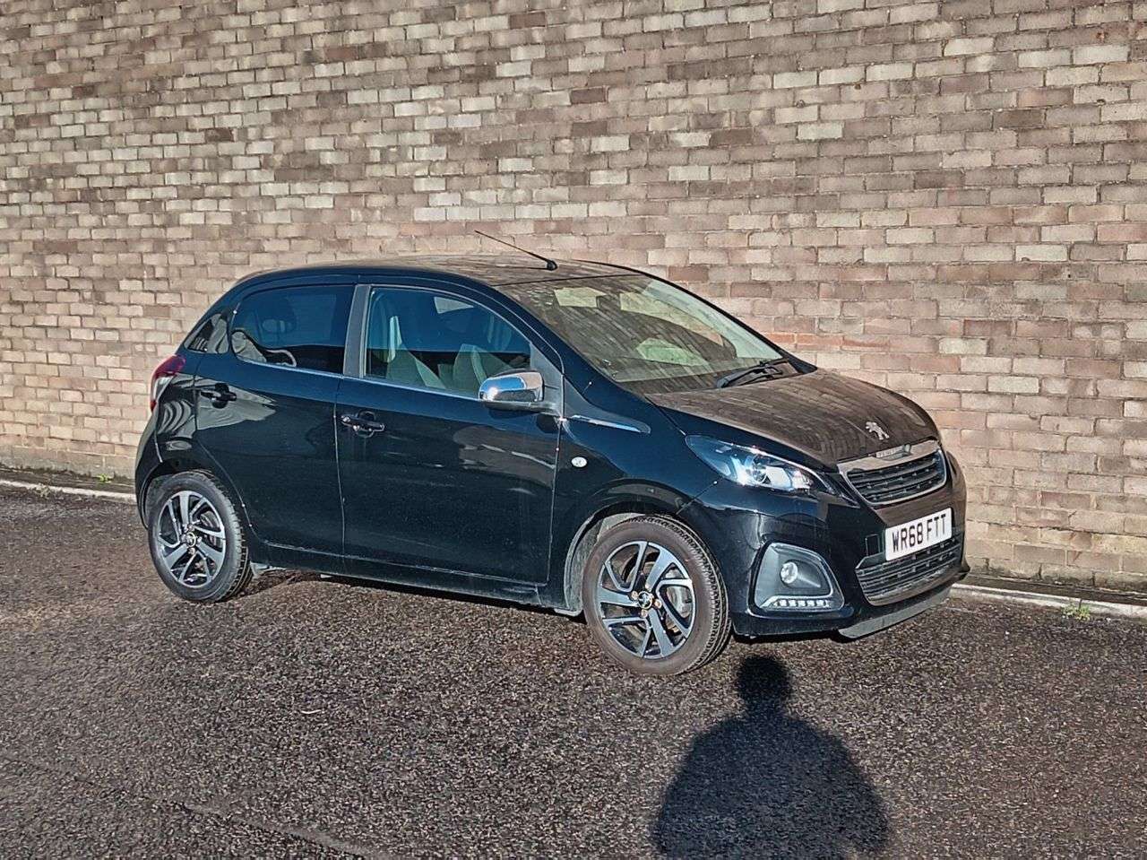 A 2018 PEUGEOT 108 1.0 Collection Hatchback 5dr Petrol Manual Euro 6 (72 ps) A 2018 PEUGEOT 108 1.0 Collection Hatchback 5dr Petrol Manual Euro 6 (72 ps)