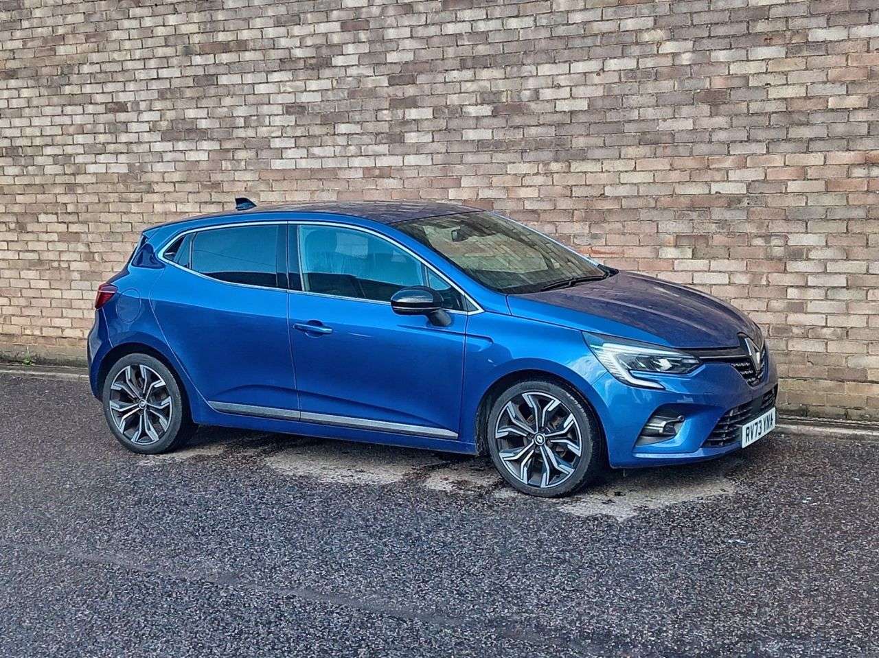 A 2023 RENAULT CLIO 1.0 TCe Techno Hatchback 5dr Petrol Manual Euro 6 (s/s) (90 ps) A 2023 RENAULT CLIO 1.0 TCe Techno Hatchback 5dr Petrol Manual Euro 6 (s/s) (90 ps)