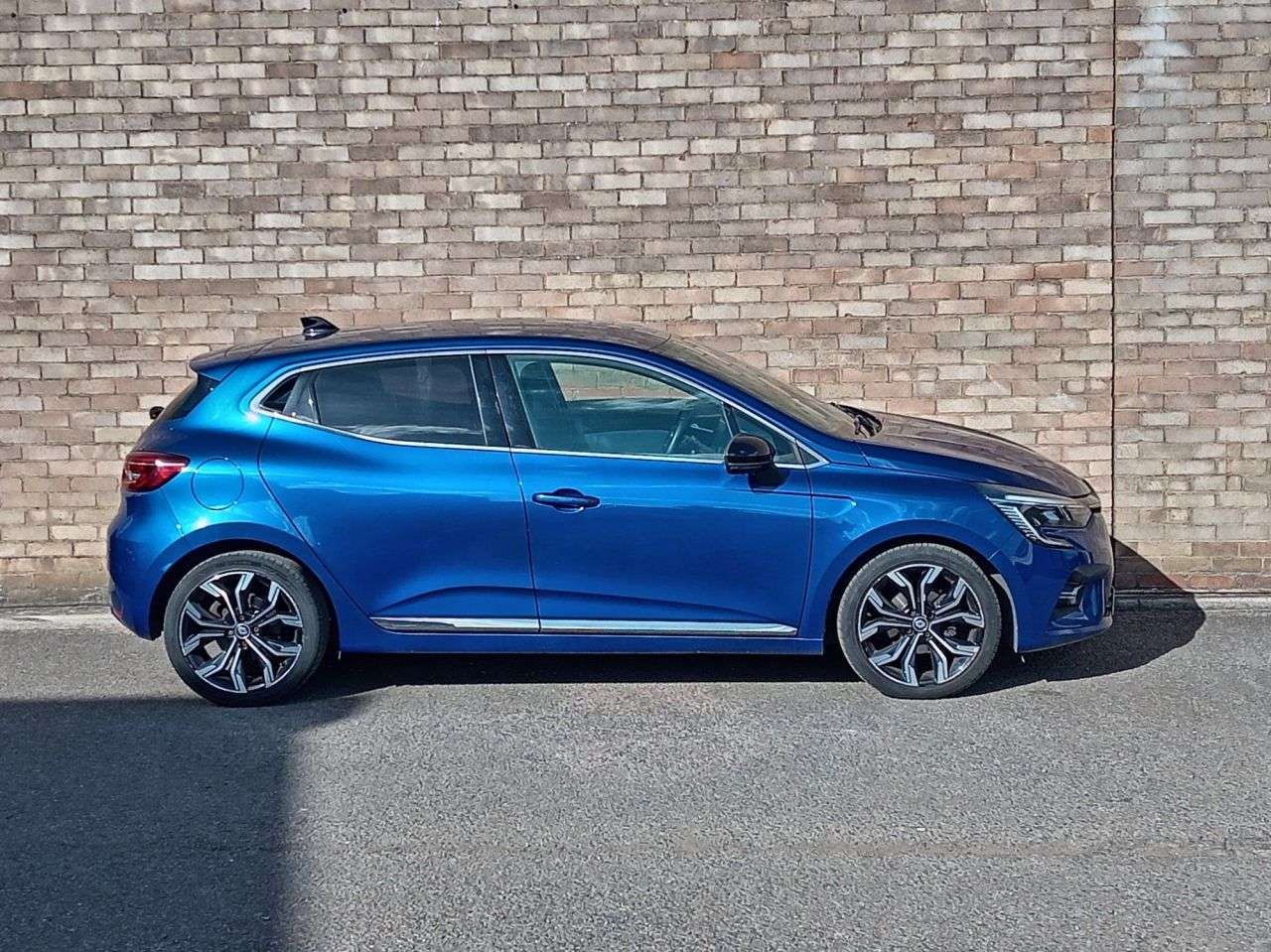 A 2023 RENAULT CLIO 1.0 TCe Techno Hatchback 5dr Petrol Manual Euro 6 (s/s) (90 ps) A 2023 RENAULT CLIO 1.0 TCe Techno Hatchback 5dr Petrol Manual Euro 6 (s/s) (90 ps)