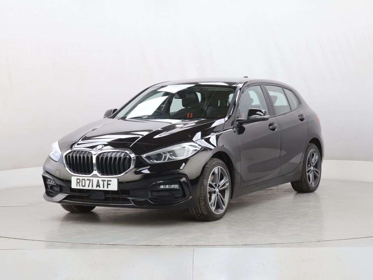 A 2021 BMW 1 SERIES 1.5 118i Sport (LCP) Hatchback 5dr Petrol DCT Euro 6 (s/s) (136 ps) A 2021 BMW 1 SERIES 1.5 118i Sport (LCP) Hatchback 5dr Petrol DCT Euro 6 (s/s) (136 ps)
