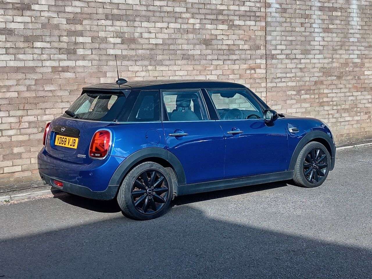 A 2019 MINI HATCH 1.5 Cooper Classic Hatchback 5dr Petrol Steptronic Euro 6 (s/s) (136 ps) A 2019 MINI HATCH 1.5 Cooper Classic Hatchback 5dr Petrol Steptronic Euro 6 (s/s) (136 ps)