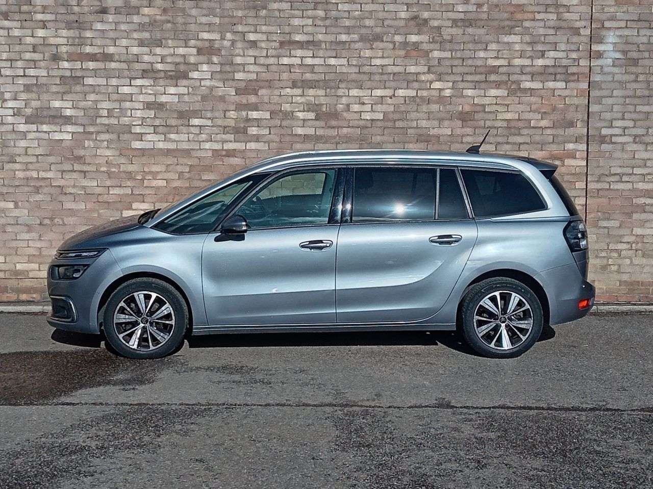 A 2019 CITROEN GRAND C4 SPACETOURER 1.2 PureTech GPF Flair MPV 5dr Petrol Manual Euro 6 (s/s) (130 ps) A 2019 CITROEN GRAND C4 SPACETOURER 1.2 PureTech GPF Flair MPV 5dr Petrol Manual Euro 6 (s/s) (130 ps)