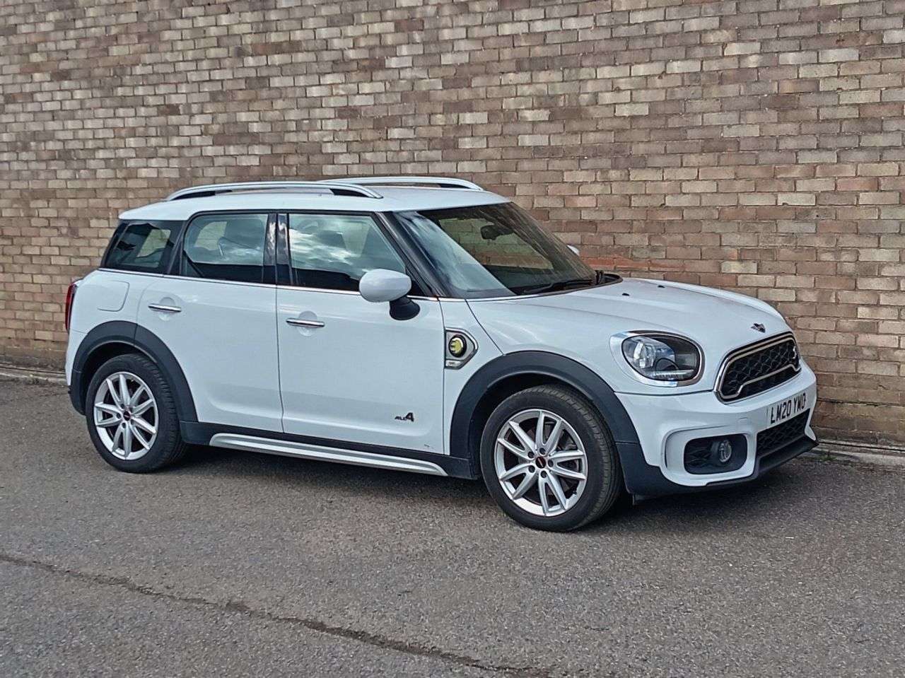 A 2020 MINI COUNTRYMAN 1.5 10kWh Cooper SE Sport SUV 5dr Petrol Plug-in Hybrid Auto ALL4 Euro 6 (s A 2020 MINI COUNTRYMAN 1.5 10kWh Cooper SE Sport SUV 5dr Petrol Plug-in Hybrid Auto ALL4 Euro 6 (s