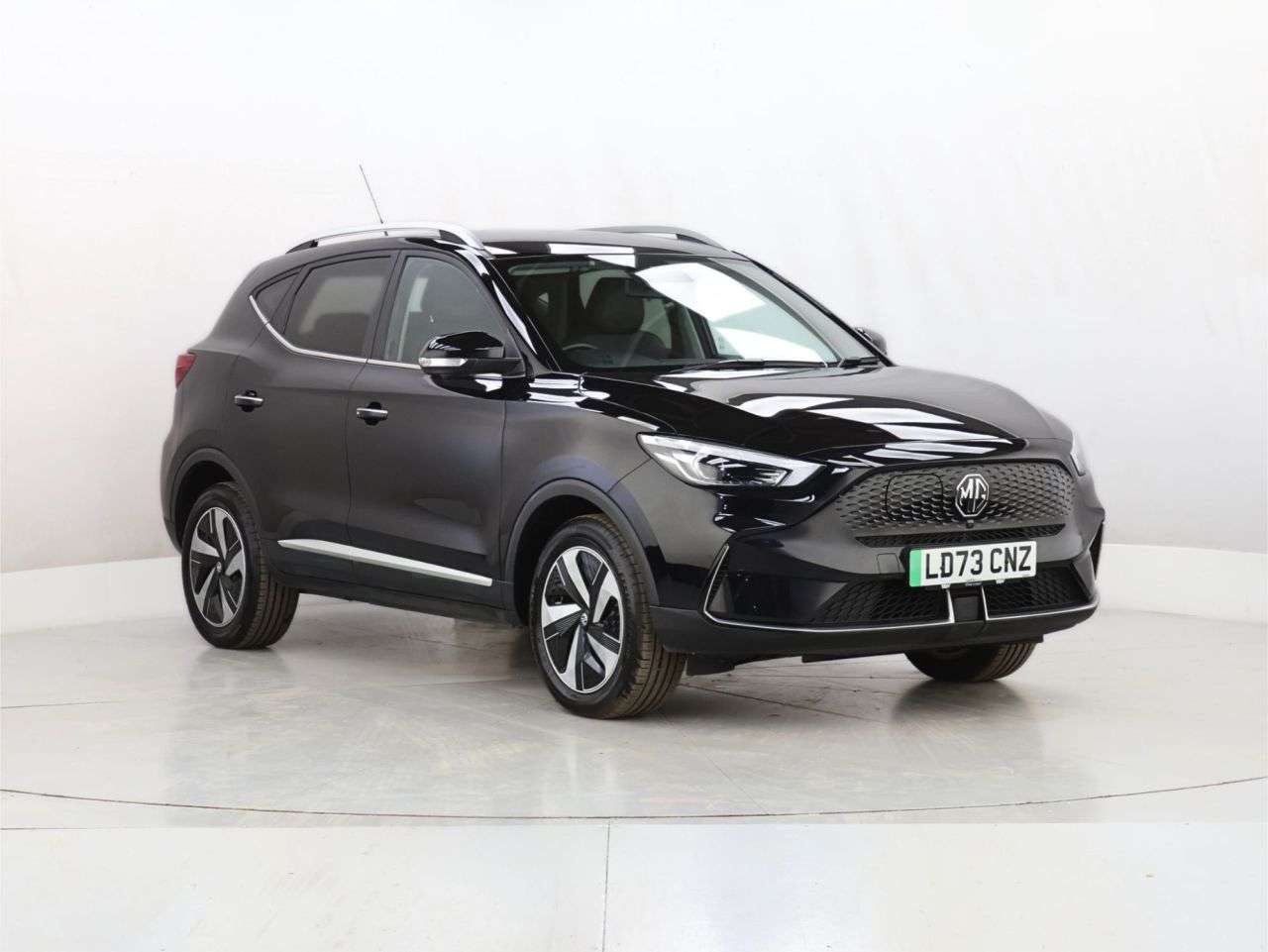 A 2023 MG MG ZS 72.6kWh Trophy Connect Long Range SUV 5dr Electric Auto (156 ps) A 2023 MG MG ZS 72.6kWh Trophy Connect Long Range SUV 5dr Electric Auto (156 ps)