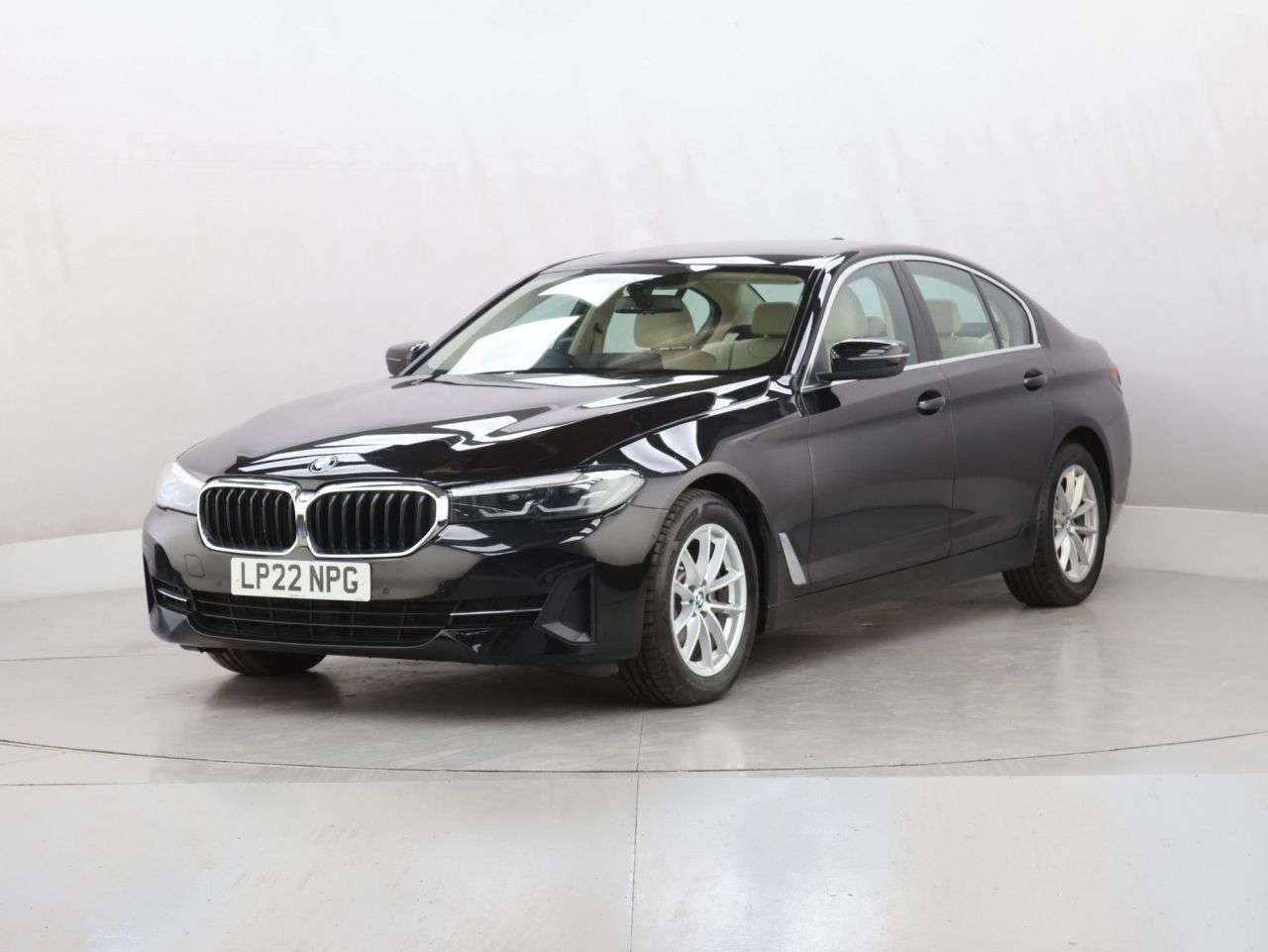 A 2022 BMW 5 SERIES 2.0 520d MHT SE Saloon 4dr Diesel Hybrid Steptronic Euro 6 (s/s) (190 ps) A 2022 BMW 5 SERIES 2.0 520d MHT SE Saloon 4dr Diesel Hybrid Steptronic Euro 6 (s/s) (190 ps)