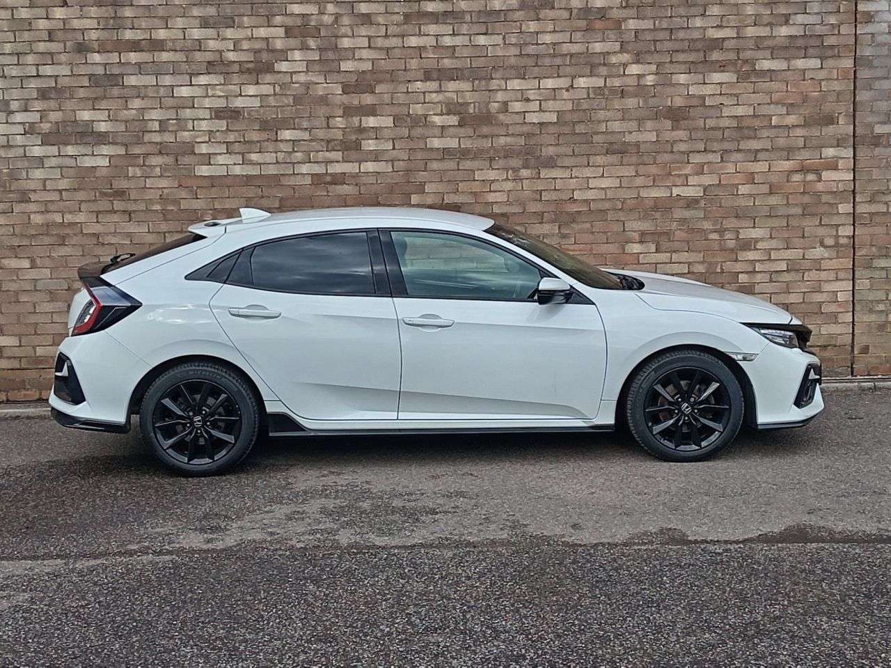 A 2021 HONDA CIVIC 1.5 VTEC Turbo Sport Hatchback 5dr Petrol Manual Euro 6 (s/s) (182 ps) A 2021 HONDA CIVIC 1.5 VTEC Turbo Sport Hatchback 5dr Petrol Manual Euro 6 (s/s) (182 ps)