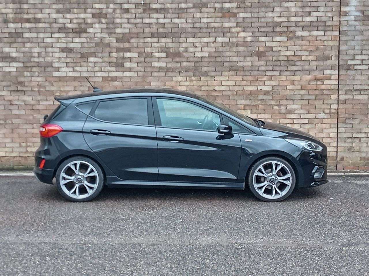 A 2021 FORD FIESTA 1.0T EcoBoost MHEV ST-Line X Edition Hatchback 5dr Petrol Manual Euro 6 (s/ A 2021 FORD FIESTA 1.0T EcoBoost MHEV ST-Line X Edition Hatchback 5dr Petrol Manual Euro 6 (s/