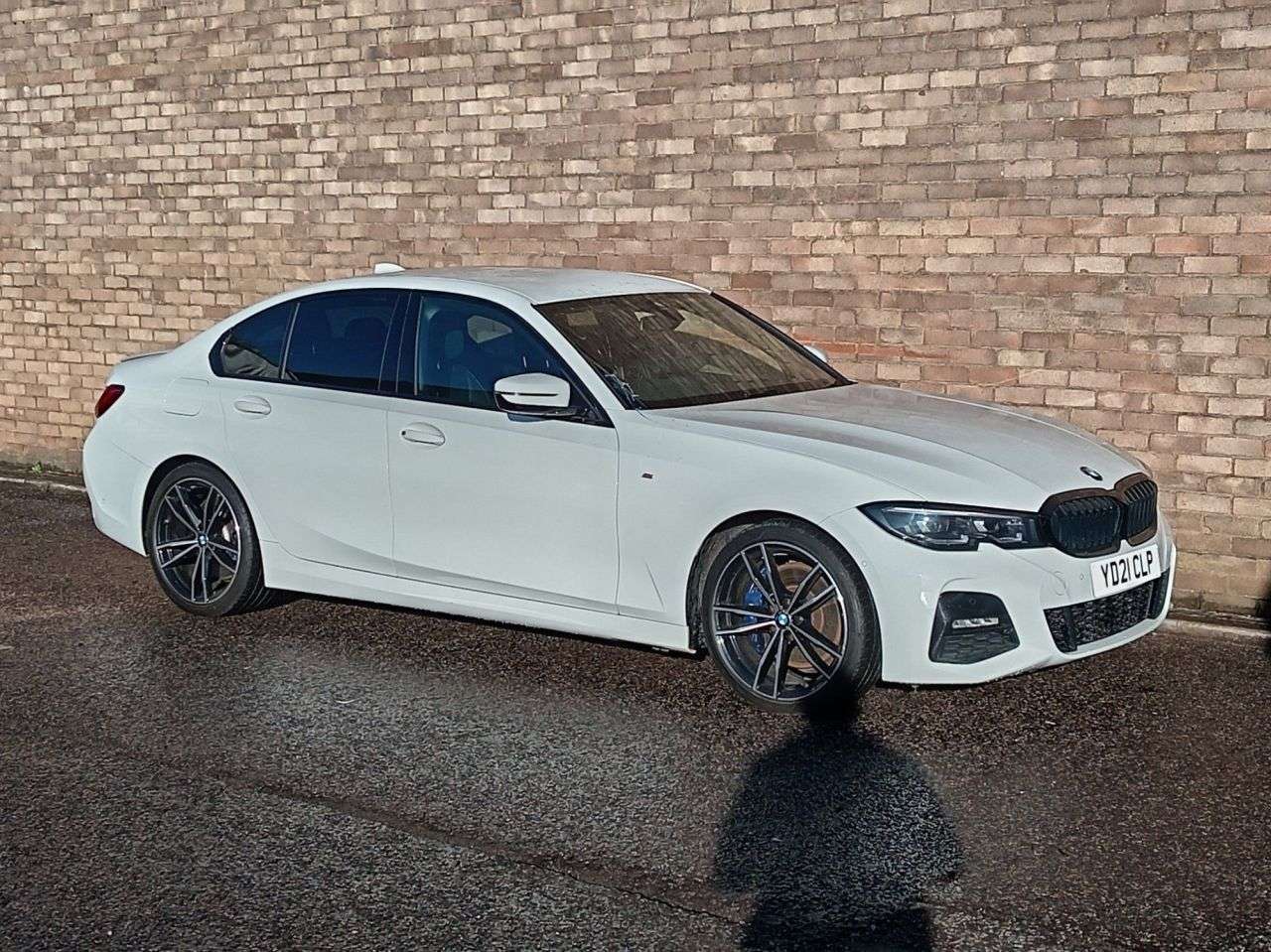 A 2021 BMW 3 SERIES 2.0 320i M Sport Saloon 4dr Petrol Auto Euro 6 (s/s) (184 ps) A 2021 BMW 3 SERIES 2.0 320i M Sport Saloon 4dr Petrol Auto Euro 6 (s/s) (184 ps)