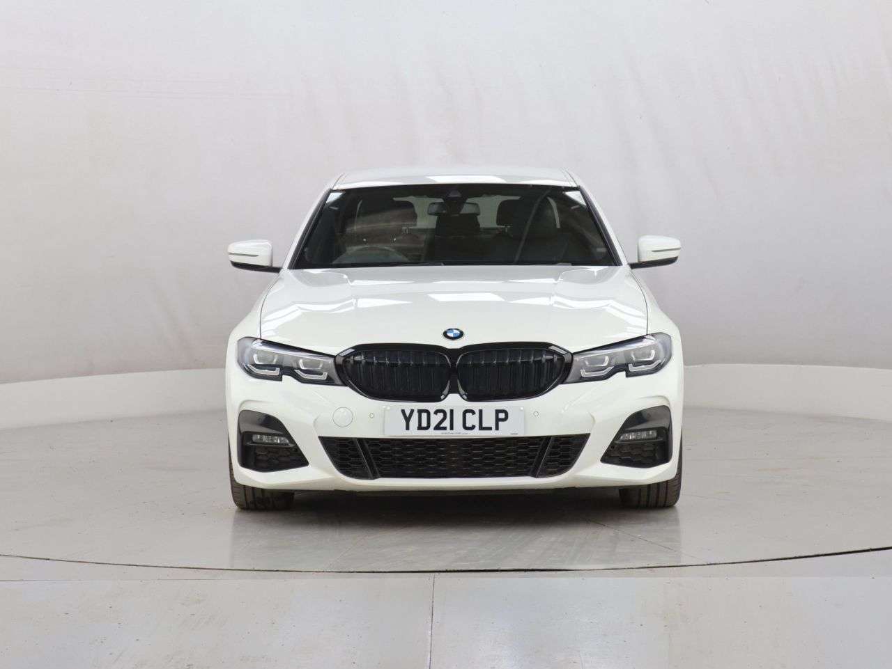 A 2021 BMW 3 SERIES 2.0 320i M Sport Saloon 4dr Petrol Auto Euro 6 (s/s) (184 ps) A 2021 BMW 3 SERIES 2.0 320i M Sport Saloon 4dr Petrol Auto Euro 6 (s/s) (184 ps)