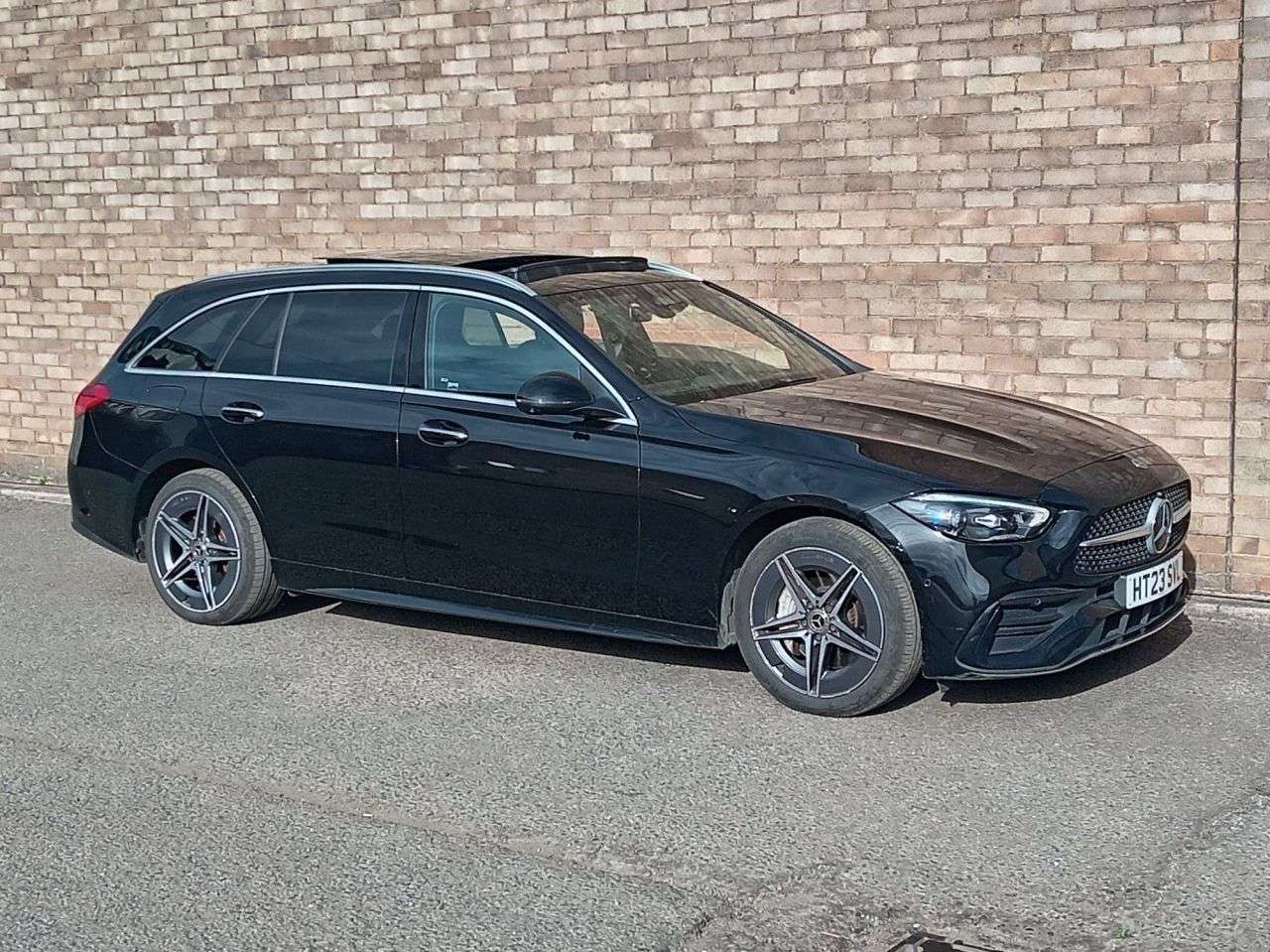 A 2023 MERCEDES-BENZ C CLASS 2.0 C300e 25.4kWh AMG Line (Premium Plus) Estate 5dr Petrol Plug-in Hybrid A 2023 MERCEDES-BENZ C CLASS 2.0 C300e 25.4kWh AMG Line (Premium Plus) Estate 5dr Petrol Plug-in Hybrid