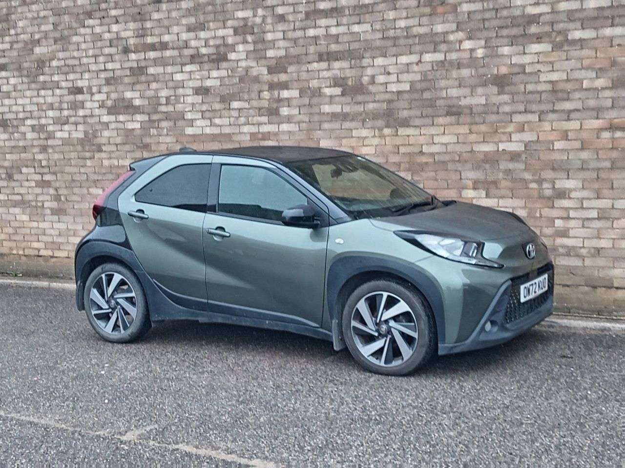 A 2023 TOYOTA AYGO X 1.0 VVT-i Edge Hatchback 5dr Petrol Manual Euro 6 (s/s) (72 ps) A 2023 TOYOTA AYGO X 1.0 VVT-i Edge Hatchback 5dr Petrol Manual Euro 6 (s/s) (72 ps)