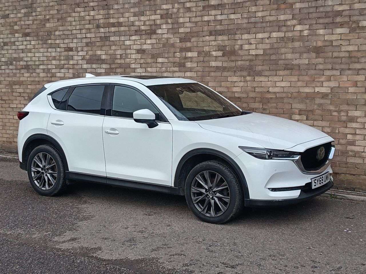 A 2019 MAZDA CX-5 2.2 SKYACTIV-D GT Sport Nav+ SUV 5dr Diesel Manual 4WD Euro 6 (s/s) (184 ps A 2019 MAZDA CX-5 2.2 SKYACTIV-D GT Sport Nav+ SUV 5dr Diesel Manual 4WD Euro 6 (s/s) (184 ps