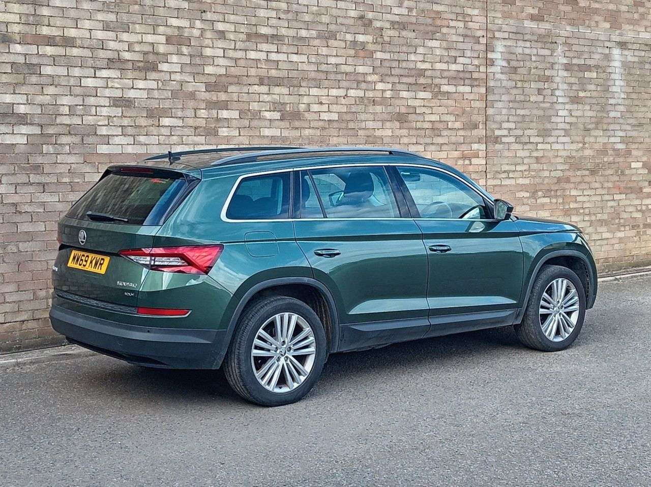 A 2019 SKODA KODIAQ 2.0 TDI SE L SUV 5dr Diesel Manual 4WD Euro 6 (s/s) (7 Seat) (150 ps) A 2019 SKODA KODIAQ 2.0 TDI SE L SUV 5dr Diesel Manual 4WD Euro 6 (s/s) (7 Seat) (150 ps)