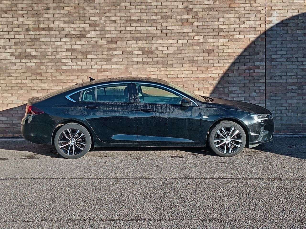 A 2022 VAUXHALL INSIGNIA 1.5 Turbo D Design Grand Sport 5dr Diesel Manual Euro 6 (s/s) (122 ps) A 2022 VAUXHALL INSIGNIA 1.5 Turbo D Design Grand Sport 5dr Diesel Manual Euro 6 (s/s) (122 ps)