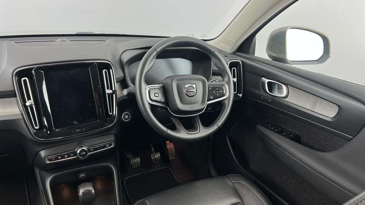 2021 VOLVO XC40 2021 VOLVO XC40