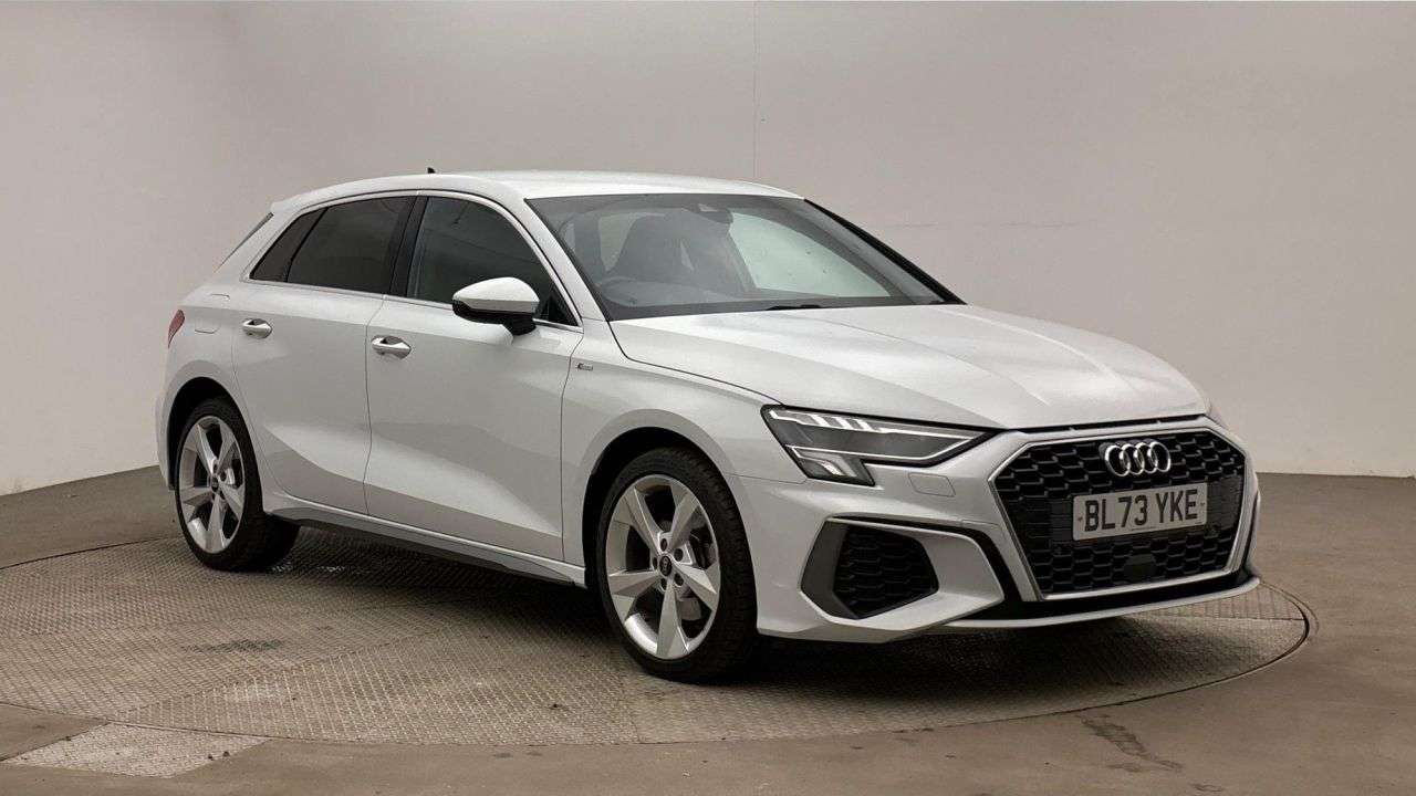 A 2024 AUDI A3 1.4 TFSIe 40 S line Sportback 5dr Petrol Plug-in Hybrid S Tronic Euro 6 (s/ A 2024 AUDI A3 1.4 TFSIe 40 S line Sportback 5dr Petrol Plug-in Hybrid S Tronic Euro 6 (s/