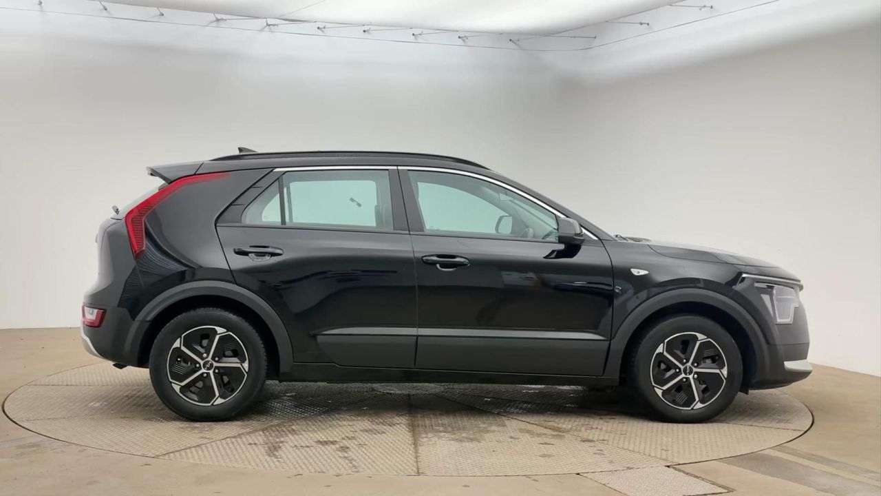A 2023 KIA NIRO 1.6h GDi 2 SUV 5dr Petrol Hybrid DCT Euro 6 (s/s) (139 bhp) A 2023 KIA NIRO 1.6h GDi 2 SUV 5dr Petrol Hybrid DCT Euro 6 (s/s) (139 bhp)