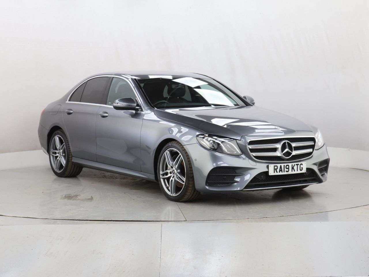 A 2019 MERCEDES-BENZ E CLASS 2.0 E220d AMG Line Saloon 4dr Diesel G-Tronic+ Euro 6 (s/s) (194 ps) A 2019 MERCEDES-BENZ E CLASS 2.0 E220d AMG Line Saloon 4dr Diesel G-Tronic+ Euro 6 (s/s) (194 ps)