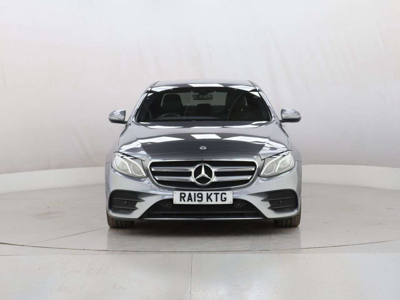 A 2019 MERCEDES-BENZ E CLASS 2.0 E220d AMG Line Saloon 4dr Diesel G-Tronic+ Euro 6 (s/s) (194 ps) A 2019 MERCEDES-BENZ E CLASS 2.0 E220d AMG Line Saloon 4dr Diesel G-Tronic+ Euro 6 (s/s) (194 ps)