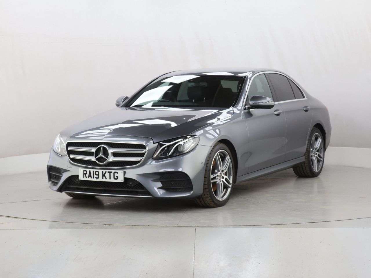 A 2019 MERCEDES-BENZ E CLASS 2.0 E220d AMG Line Saloon 4dr Diesel G-Tronic+ Euro 6 (s/s) (194 ps) A 2019 MERCEDES-BENZ E CLASS 2.0 E220d AMG Line Saloon 4dr Diesel G-Tronic+ Euro 6 (s/s) (194 ps)