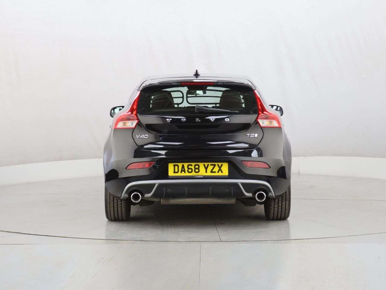 2018 VOLVO V40 2018 VOLVO V40