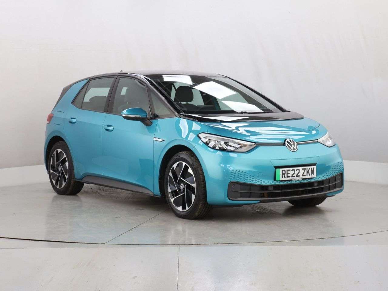 A 2022 VOLKSWAGEN ID3 Pro Performance 58kWh Life Hatchback 5dr Electric Auto (204 ps) A 2022 VOLKSWAGEN ID3 Pro Performance 58kWh Life Hatchback 5dr Electric Auto (204 ps)