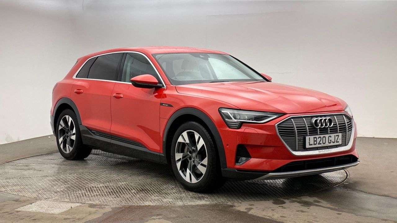A 2020 AUDI E-TRON 55 SUV 5dr Electric Auto quattro 95kWh (408 ps) A 2020 AUDI E-TRON 55 SUV 5dr Electric Auto quattro 95kWh (408 ps)