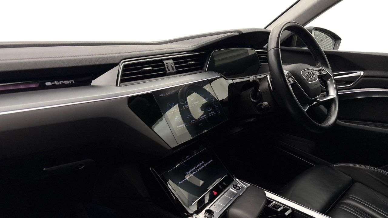 2022 AUDI E-TRON 2022 AUDI E-TRON