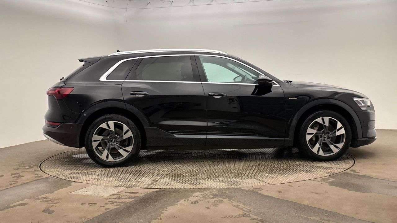 A 2022 AUDI E-TRON 55 Sport SUV 5dr Electric Auto quattro 95kWh (11kW Charger) (408 ps) A 2022 AUDI E-TRON 55 Sport SUV 5dr Electric Auto quattro 95kWh (11kW Charger) (408 ps)