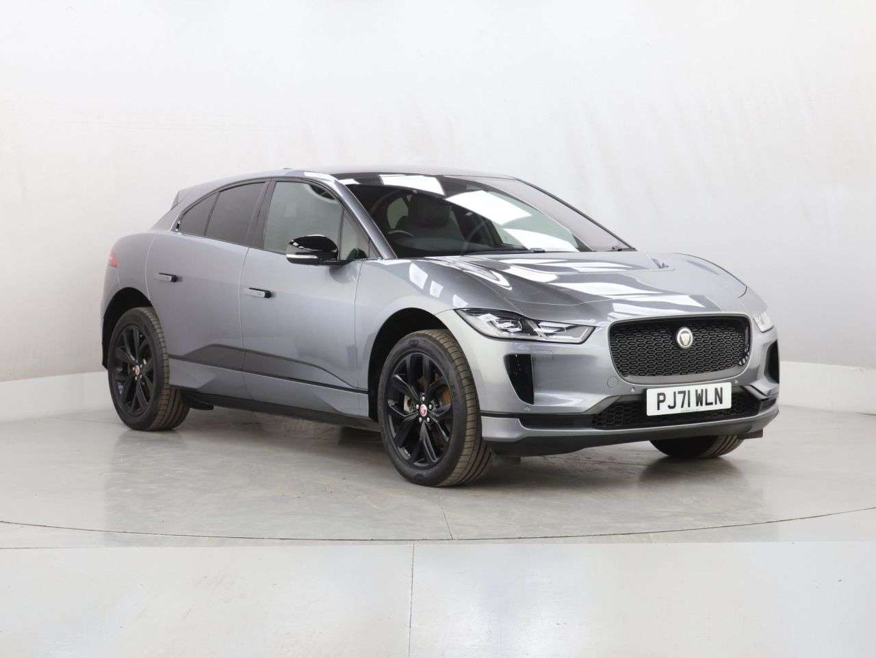 A 2021 JAGUAR I-PACE 400 90kWh Black SUV 5dr Electric Auto 4WD (400 ps) A 2021 JAGUAR I-PACE 400 90kWh Black SUV 5dr Electric Auto 4WD (400 ps)