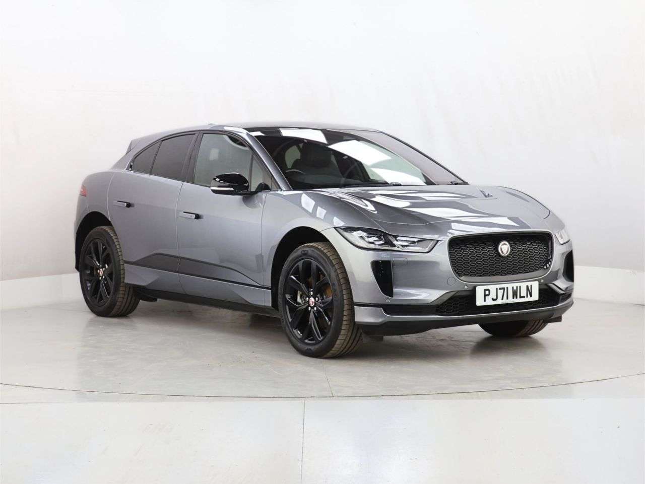 A 2021 JAGUAR I-PACE 400 90kWh Black SUV 5dr Electric Auto 4WD (400 ps) A 2021 JAGUAR I-PACE 400 90kWh Black SUV 5dr Electric Auto 4WD (400 ps)