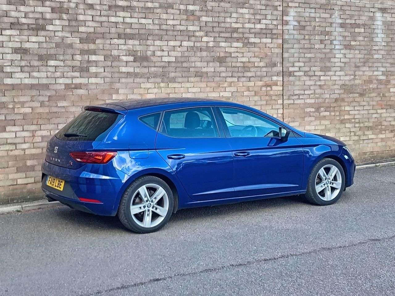 A 2019 SEAT LEON 1.5 TSI EVO FR Hatchback 5dr Petrol Manual Euro 6 (s/s) (130 ps) A 2019 SEAT LEON 1.5 TSI EVO FR Hatchback 5dr Petrol Manual Euro 6 (s/s) (130 ps)