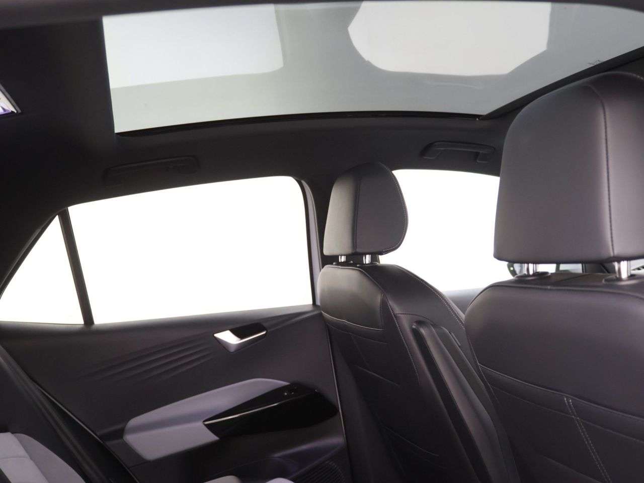 A 2022 VOLKSWAGEN ID3 Pro Performance 58kWh Family Hatchback 5dr Electric Auto (204 ps) A 2022 VOLKSWAGEN ID3 Pro Performance 58kWh Family Hatchback 5dr Electric Auto (204 ps)