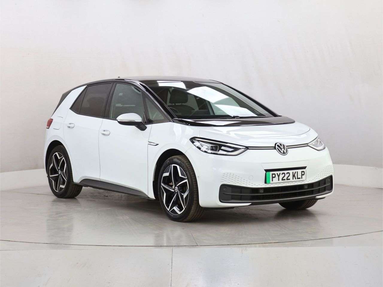 A 2022 VOLKSWAGEN ID3 Pro Performance 58kWh Family Hatchback 5dr Electric Auto (204 ps) A 2022 VOLKSWAGEN ID3 Pro Performance 58kWh Family Hatchback 5dr Electric Auto (204 ps)