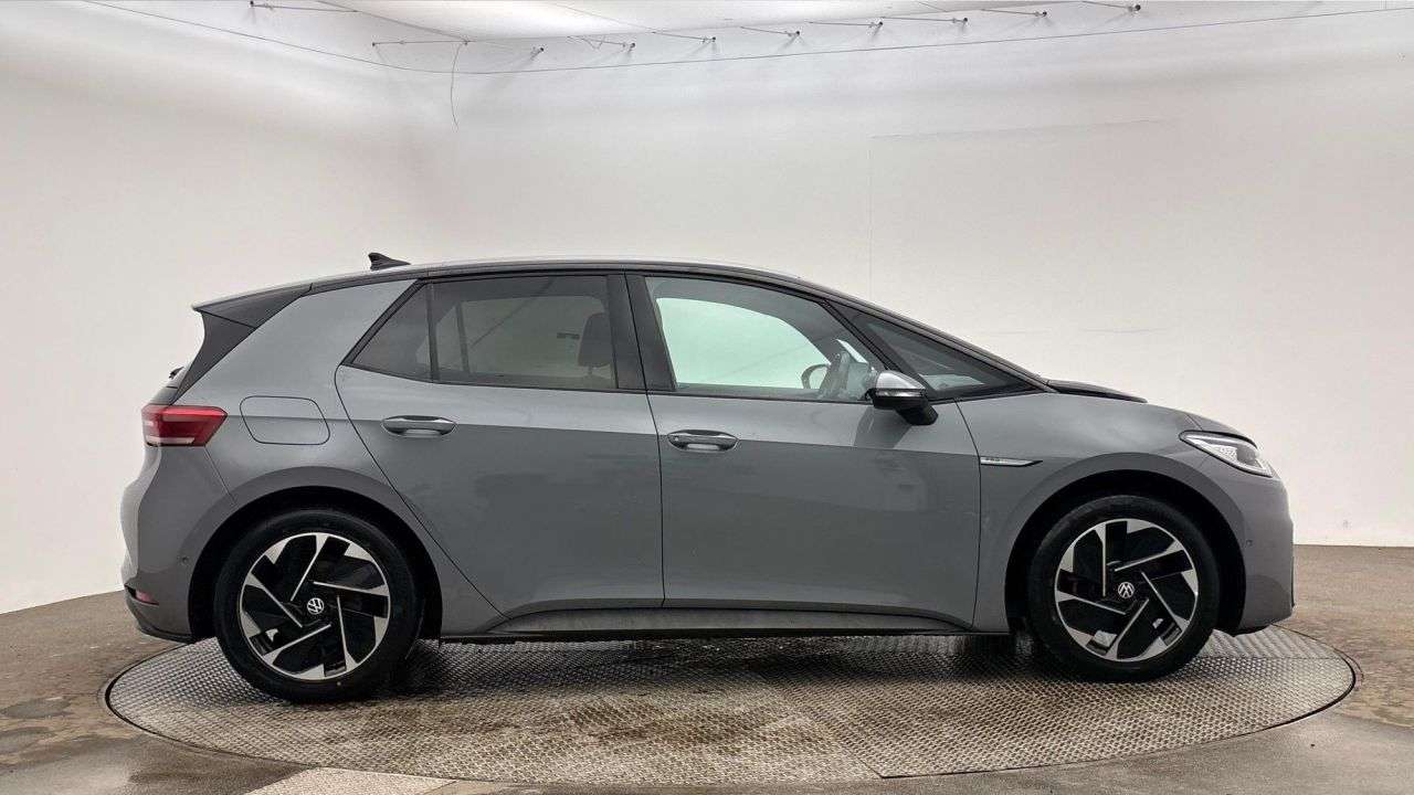 A 2022 VOLKSWAGEN ID3 Pro 58kWh Family Hatchback 5dr Electric Auto (145 ps) A 2022 VOLKSWAGEN ID3 Pro 58kWh Family Hatchback 5dr Electric Auto (145 ps)