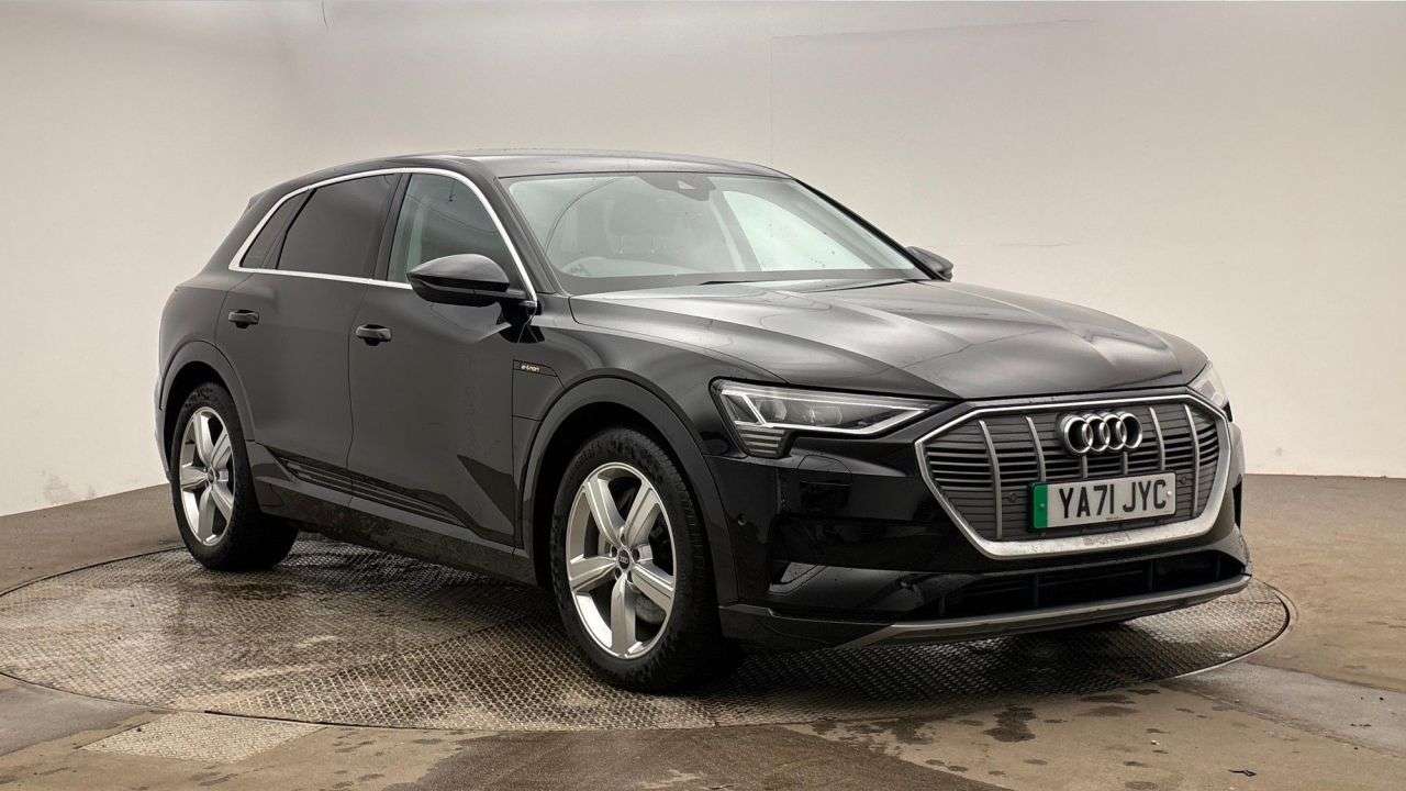 A 2022 AUDI E-TRON 50 Technik SUV 5dr Electric Auto quattro 71.2kWh (11kW Charger) (313 ps) A 2022 AUDI E-TRON 50 Technik SUV 5dr Electric Auto quattro 71.2kWh (11kW Charger) (313 ps)