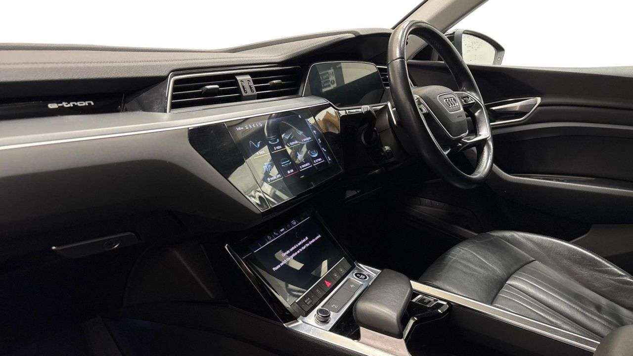 2022 AUDI E-TRON 2022 AUDI E-TRON