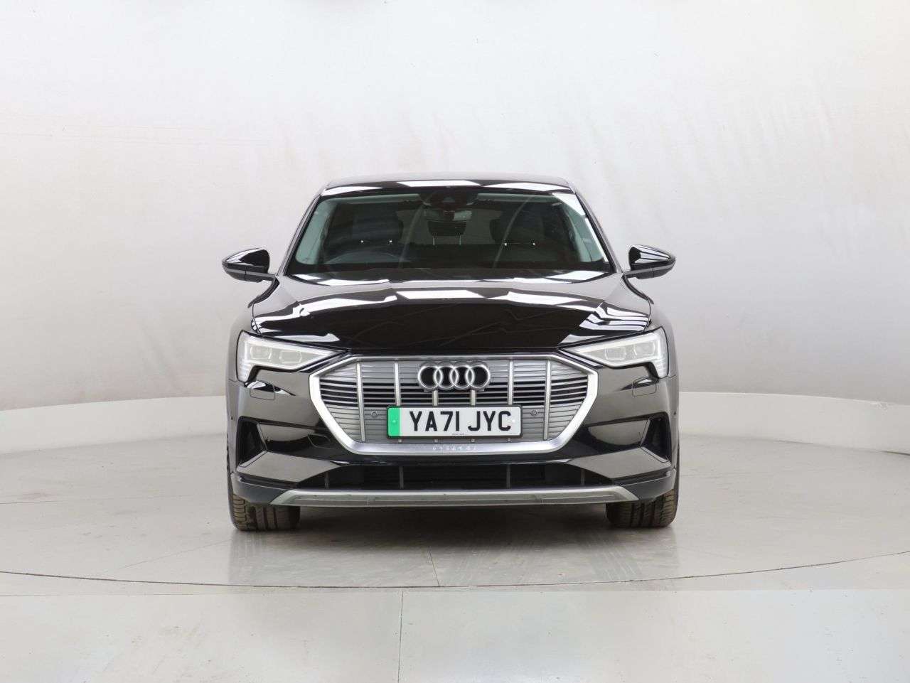 A 2022 AUDI E-TRON 50 Technik SUV 5dr Electric Auto quattro 71.2kWh (11kW Charger) (313 ps) A 2022 AUDI E-TRON 50 Technik SUV 5dr Electric Auto quattro 71.2kWh (11kW Charger) (313 ps)
