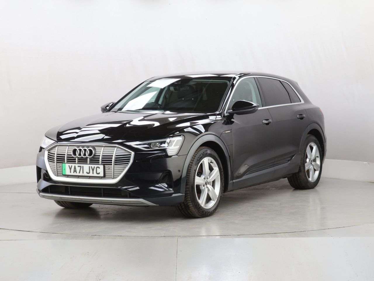 A 2022 AUDI E-TRON 50 Technik SUV 5dr Electric Auto quattro 71.2kWh (11kW Charger) (313 ps) A 2022 AUDI E-TRON 50 Technik SUV 5dr Electric Auto quattro 71.2kWh (11kW Charger) (313 ps)