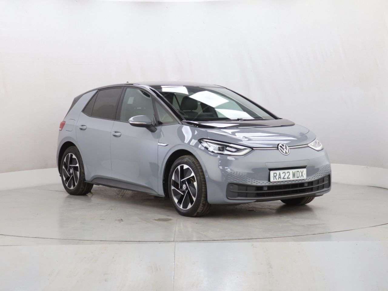 A 2022 VOLKSWAGEN ID3 Pro Performance 58kWh Family Hatchback 5dr Electric Auto (204 ps) A 2022 VOLKSWAGEN ID3 Pro Performance 58kWh Family Hatchback 5dr Electric Auto (204 ps)
