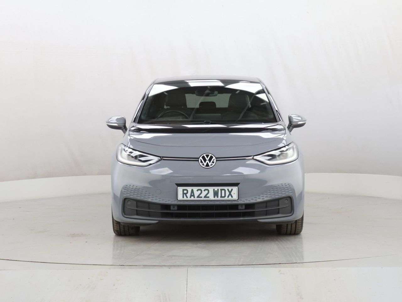 A 2022 VOLKSWAGEN ID3 Pro Performance 58kWh Family Hatchback 5dr Electric Auto (204 ps) A 2022 VOLKSWAGEN ID3 Pro Performance 58kWh Family Hatchback 5dr Electric Auto (204 ps)