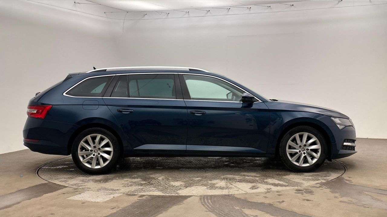 A 2022 SKODA SUPERB 1.5 TSI ACT SE Technology Estate 5dr Petrol Manual Euro 6 (s/s) (150 ps) A 2022 SKODA SUPERB 1.5 TSI ACT SE Technology Estate 5dr Petrol Manual Euro 6 (s/s) (150 ps)