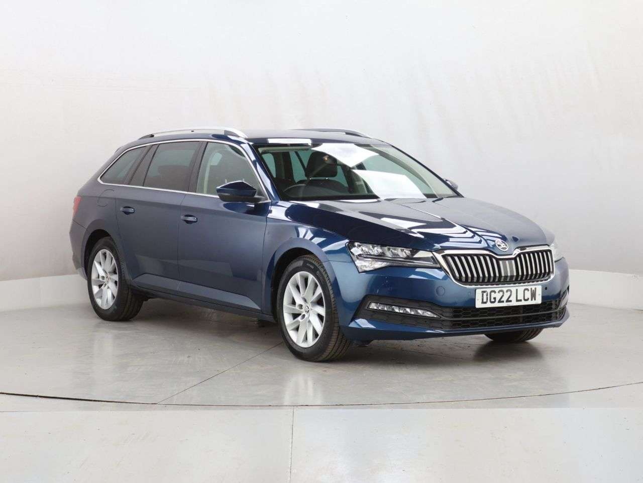 A 2022 SKODA SUPERB 1.5 TSI ACT SE Technology Estate 5dr Petrol Manual Euro 6 (s/s) (150 ps) A 2022 SKODA SUPERB 1.5 TSI ACT SE Technology Estate 5dr Petrol Manual Euro 6 (s/s) (150 ps)