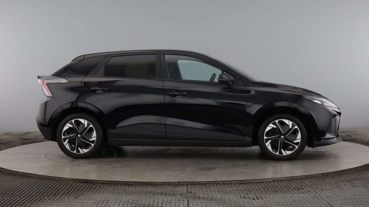A 2022 MG MG 4 51kWh SE Hatchback 5dr Electric Auto (170 ps) A 2022 MG MG 4 51kWh SE Hatchback 5dr Electric Auto (170 ps)
