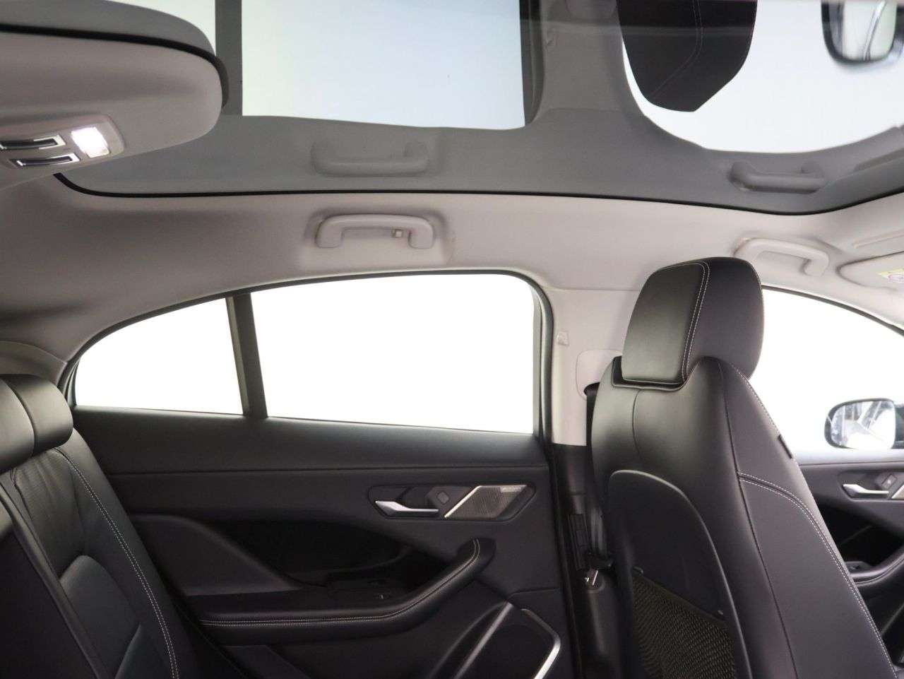 A 2020 JAGUAR I-PACE 400 90kWh HSE SUV 5dr Electric Auto 4WD (400 ps) A 2020 JAGUAR I-PACE 400 90kWh HSE SUV 5dr Electric Auto 4WD (400 ps)