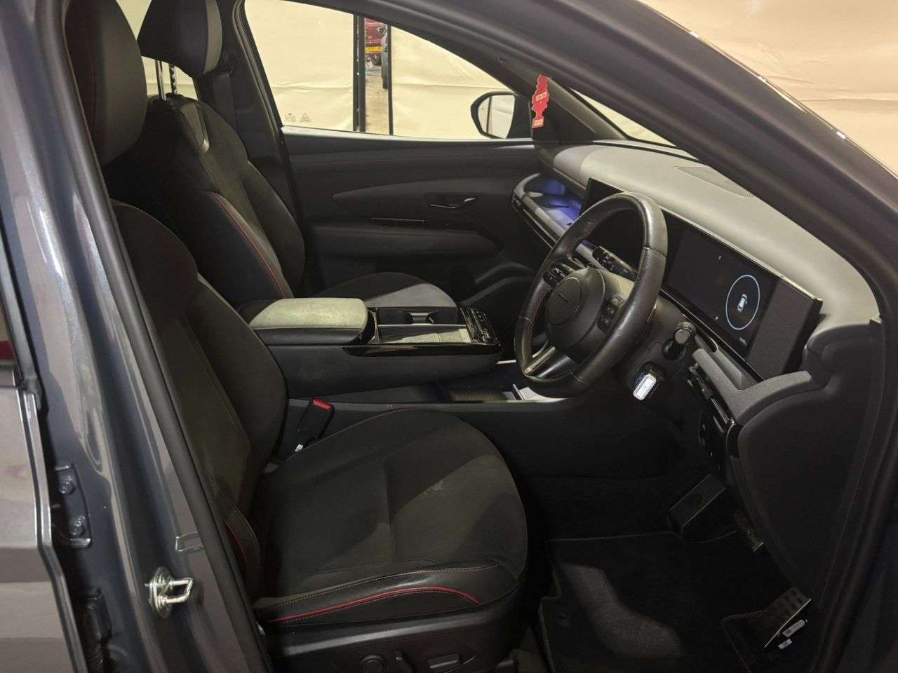 A 2024 HYUNDAI TUCSON 1.6 T-GDi N Line S SUV 5dr Petrol Hybrid Auto Euro 6 (s/s) (215 ps) A 2024 HYUNDAI TUCSON 1.6 T-GDi N Line S SUV 5dr Petrol Hybrid Auto Euro 6 (s/s) (215 ps)