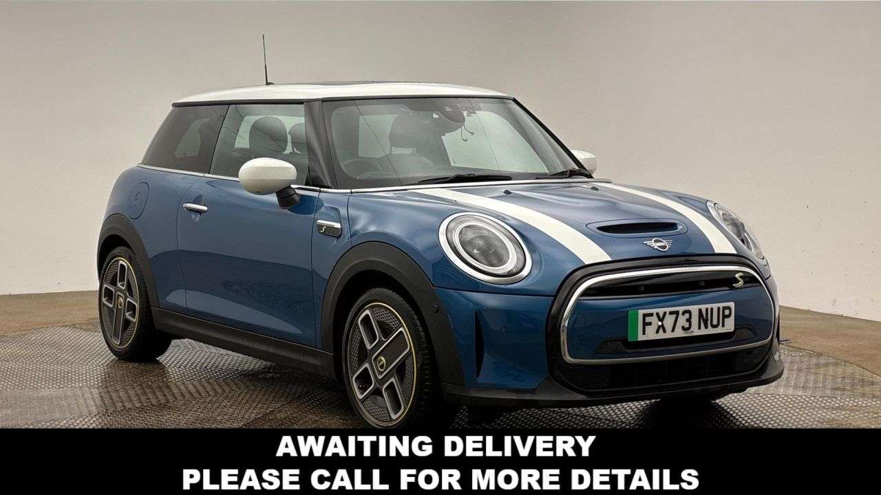 A 2023 MINI ELECTRIC HATCH Cooper SE 32.6kWh Level 3 Hatchback 3dr Electric Auto (184 ps) A 2023 MINI ELECTRIC HATCH Cooper SE 32.6kWh Level 3 Hatchback 3dr Electric Auto (184 ps)