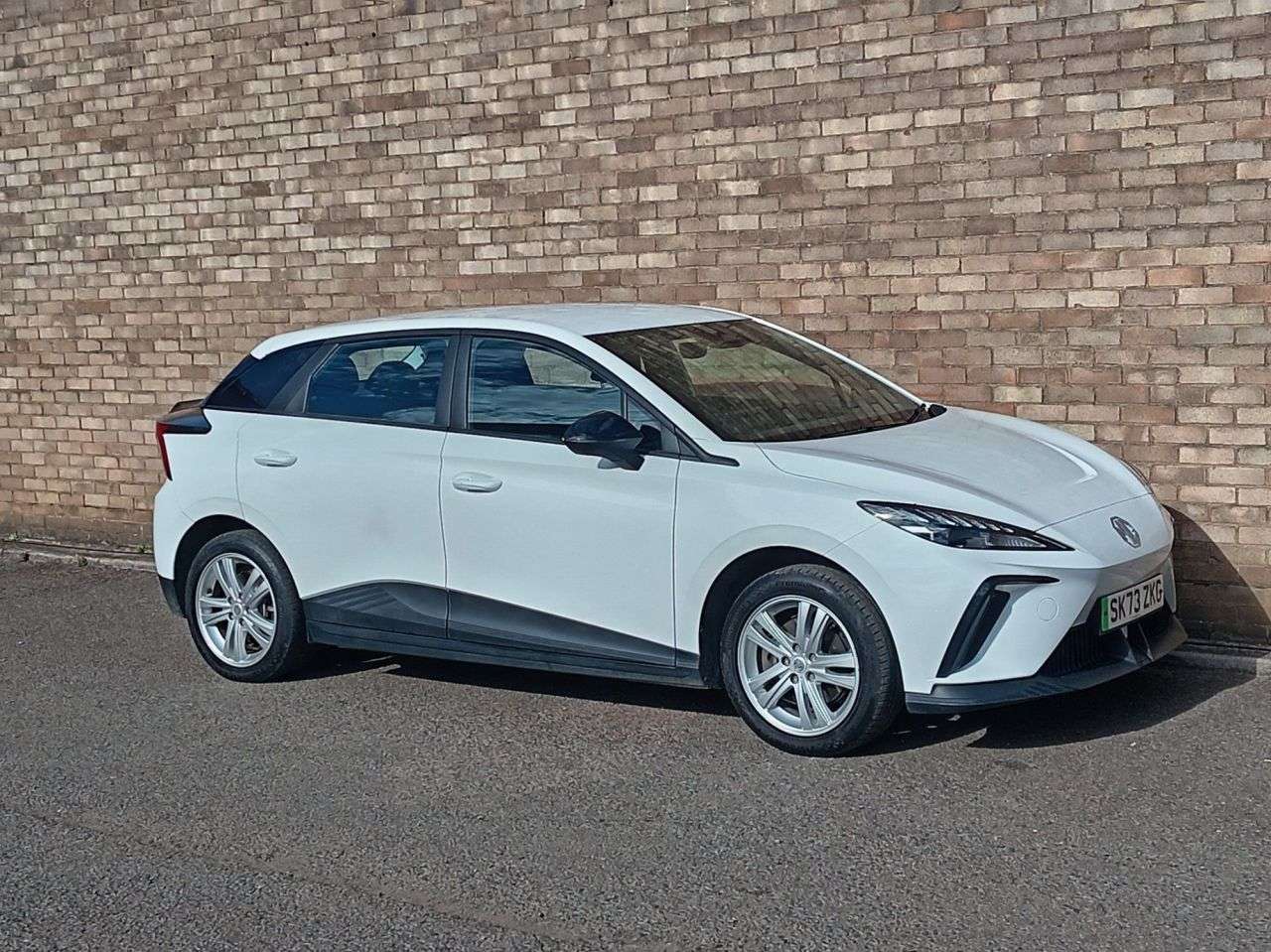 A 2023 MG MG 4 64kWh SE Long Range Hatchback 5dr Electric Auto (203 ps) A 2023 MG MG 4 64kWh SE Long Range Hatchback 5dr Electric Auto (203 ps)